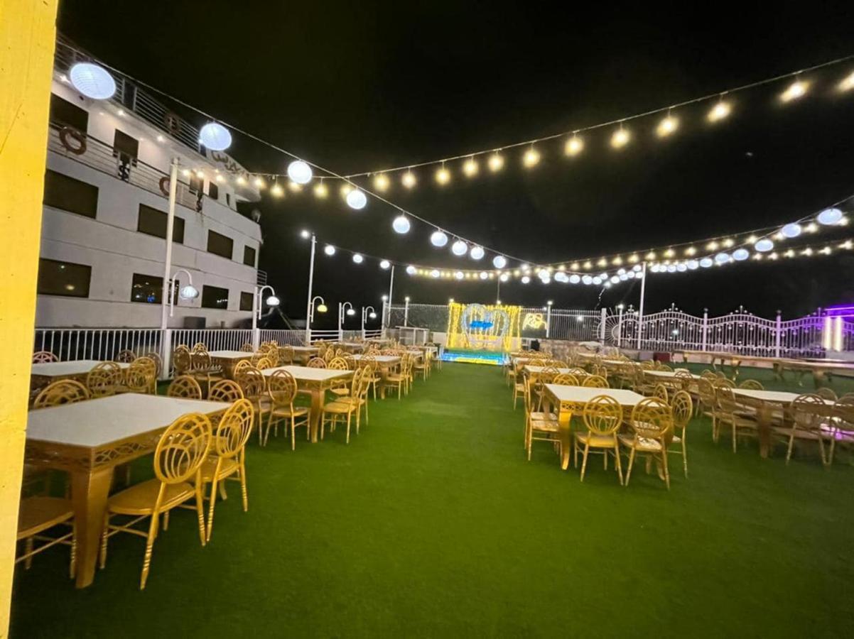 Hotel Ship Queen Isis Elminya Ελ Μίνια Εξωτερικό φωτογραφία