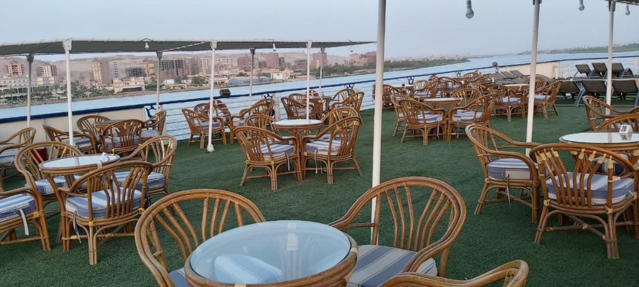 Hotel Ship Queen Isis Elminya Ελ Μίνια Εξωτερικό φωτογραφία